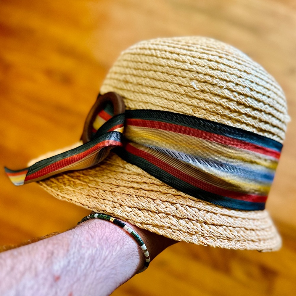 Goorin Bros Women's Straw Bell shape Hat Size S
Striped Colorful Ribbon Sunshade